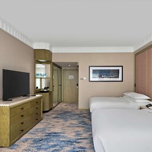 Family Queen Room